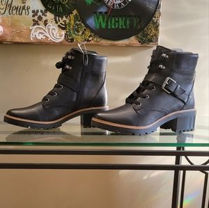 NWT Naturalizer Tia Boot Size 10 Black Boots